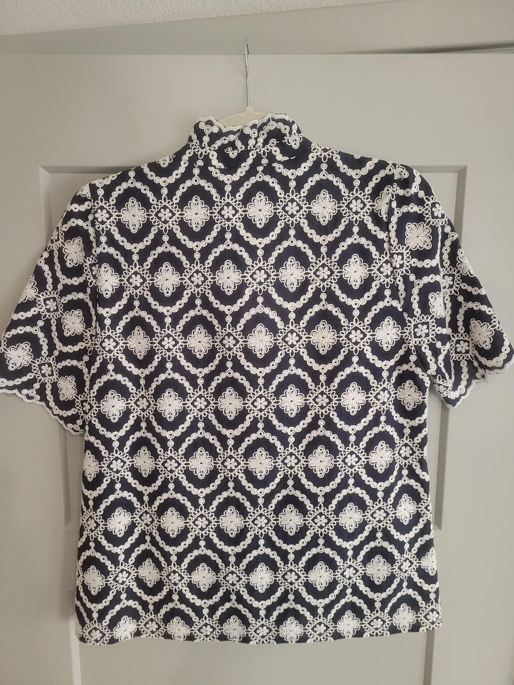 Sézane Dalhia Shirt in Marine with Ecru Embroidery 38 US 6 NWT - Picture 3 of 9